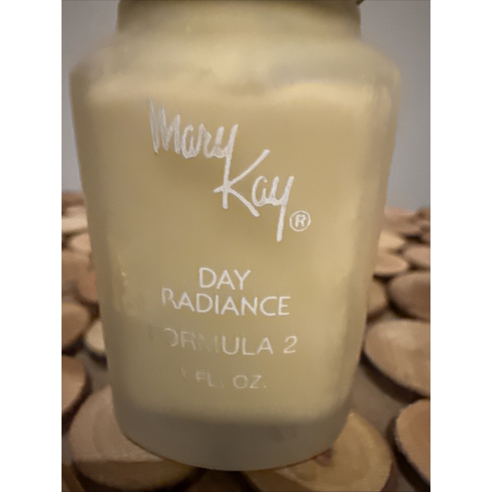Mary Kay Day Radiance Formula 2 Foundation Yellow 1oz NOS
